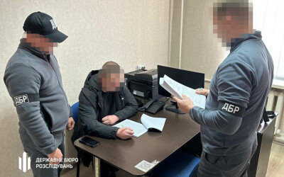 Інтендант військової частини закуповував хліб за завищеними цінами