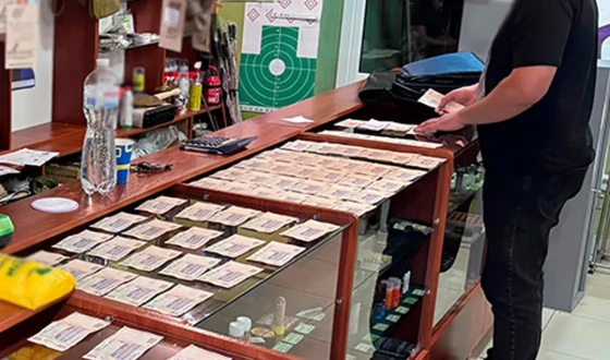 На Прикарпатті співвласниця мисливського магазину погоріла на незаконних махінаціях