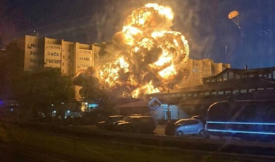 А ось і льотчик, який протаранив житловий будинок в Єйську, відео