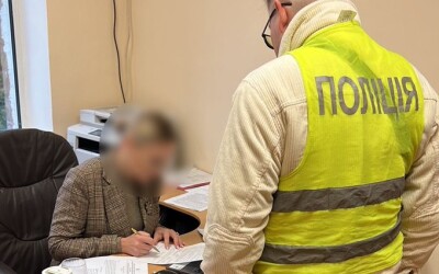 Посадовиця комунального підприємства у Києві організувала 11,7 млн грн збитків під час закупівлі дорожньої солі