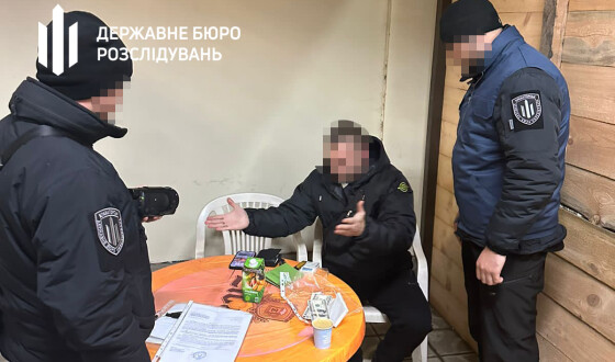 Судитимуть військовослужбовця та його спільника, які продавали автомобілі ввезені в Україну для ЗСУ