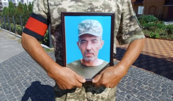 Сьогодні Сумська громада попрощалась з Героєм Миколою Глущенком