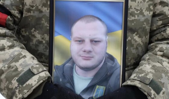 Вчора сумська громада прощалася з мужнім воїном, майстром спорту України з кікбоксингу, Максимом Тимошенком
