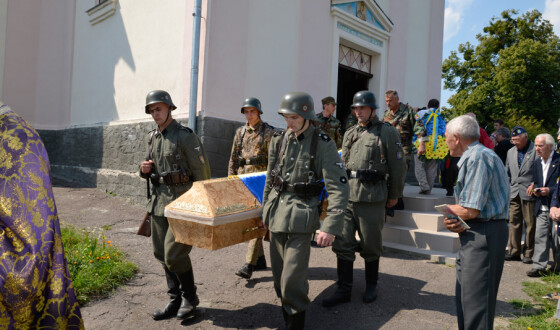 У селі Гологири, на Золочівщині, перепоховали останки вояків дивізії «Галичина»