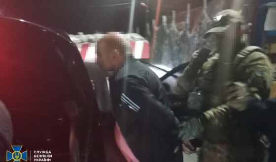 СБУ затримала ще трьох військкоматівців та посадовця ВЛК, які за хабарі «списували» ухилянтів