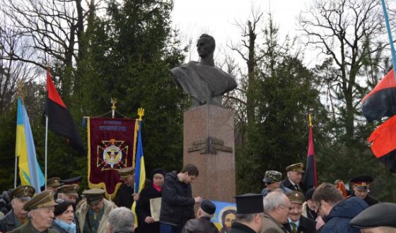 У Львові річницю загибелі командира УПА Романа Шухевича вшанували на державному рівні