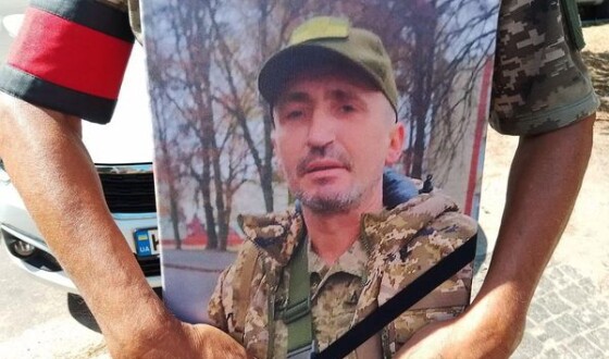 Сьогодні сумська громада попрощалась із Станіславом Калинешським