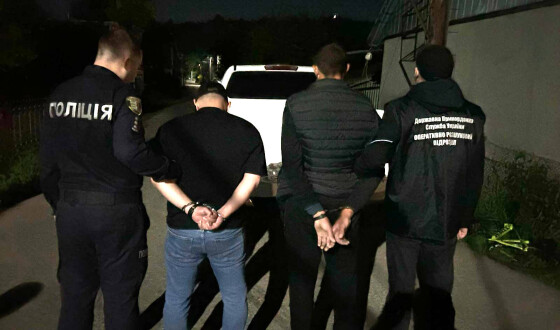 На Закарпатті правоохоронці затримали переправника з «клієнтом»