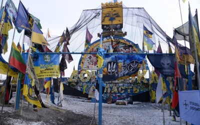 Українці закликають Кабмін врятувати стелу Донецької області