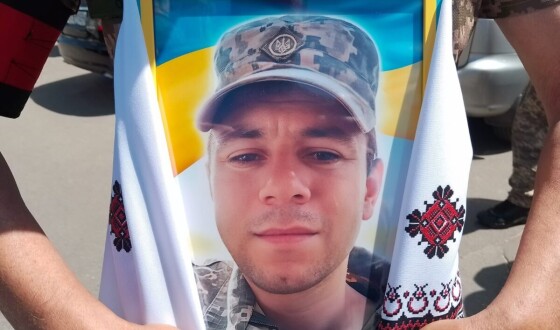 Вчора сумська громада провела в останню путь Захисника України, головного сержанта Олександра Потапова