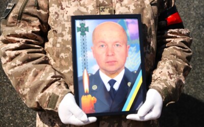 На Закарпатті провели в останню дорогу полеглого за Україну прикордонника Василя Голінку