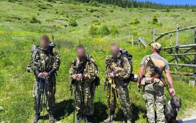 В Карпатах службовий пес допоміг затримати порушників кордону