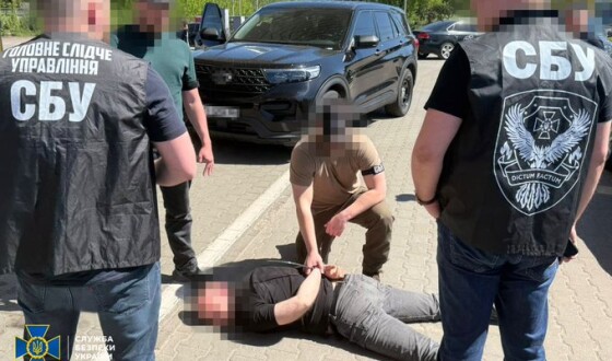СБУ затримала керівника Житомирського обласного ТЦК, який вимагав кошти із місцевого підприємця за «непризов» його працівників