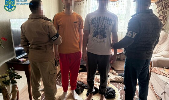 Трьом жителям Бердичева, які підпалювали автівки ЗСУ за вказівкою куратора з Telegram, повідомлено про підозру
