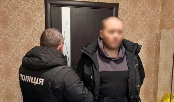 Продавав «непридатність» до військової служби: у Києві Нацполіція викрила організатора схеми з фейковими зв’язками