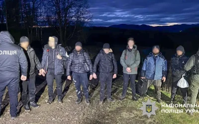 На Буковині Нацполіція ліквідувала організовану злочинну групу, яка налагодила масштабну схему переправлення військовозобов’язаних за кордон