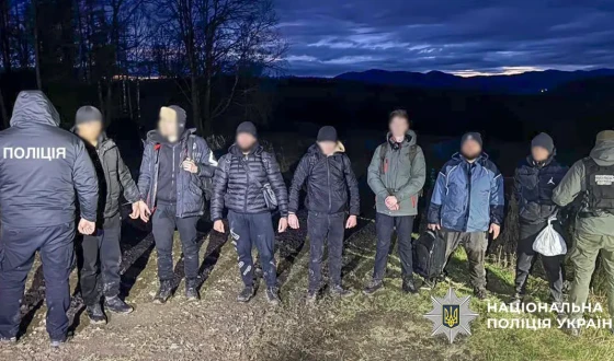На Буковині Нацполіція ліквідувала організовану злочинну групу, яка налагодила масштабну схему переправлення військовозобов’язаних за кордон