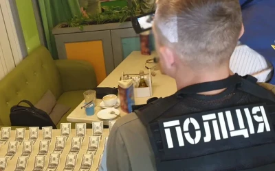 У Києві Нацполіція викрила організатора «бізнесу» на іноземцях, які бажали узаконити проживання в країні