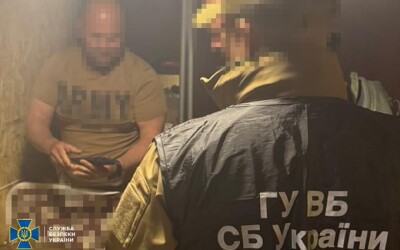 СБУ та ДБР затримали на Донеччині комбата, який «обклав даниною» бойові виплати своїх підлеглих