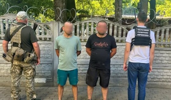 Поблизу кордону зі Словаччиною затримали двох порушників на самокатах