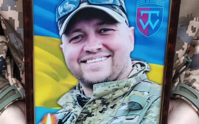 Сьогодні Сумська громада попрощалася із мужнім воїном Євгеном Середою