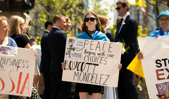 Українці Чикаґо протестували проти роботи Mondelez на російському ринку