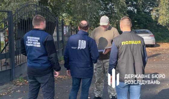 За поданням ДБР суд відправив під варту працівника військкомату, який взяв на фіктивну службу професійних футболістів