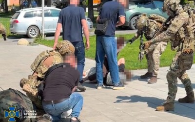 СБУ затримала іноземців, які на замовлення рф підпалили опорну електропідстанцію у Чернівцях