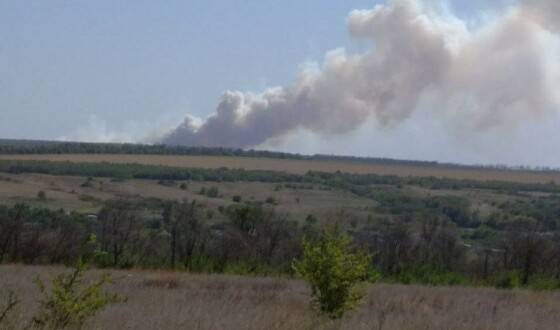 ЗСУ всілили в склад в Малиновому біля Станиці, вибухає (фото, відео)