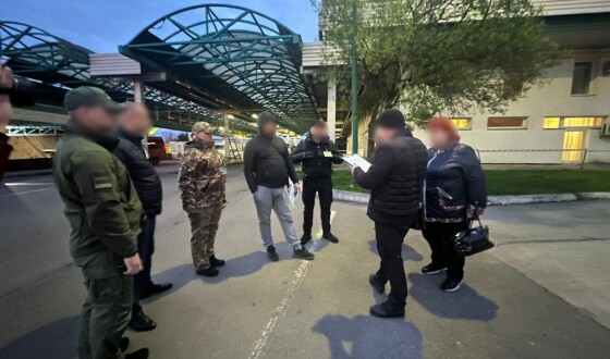 У Кременці шахрай вносив ухилянтів у списки міжнародних водіїв