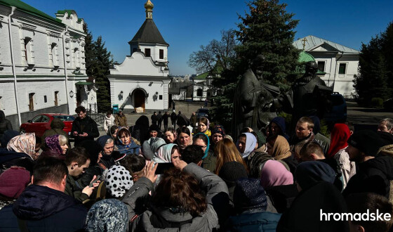 УПЦ МП не покинула Києво-Печерську лавру й проводить богослужіння (фото)