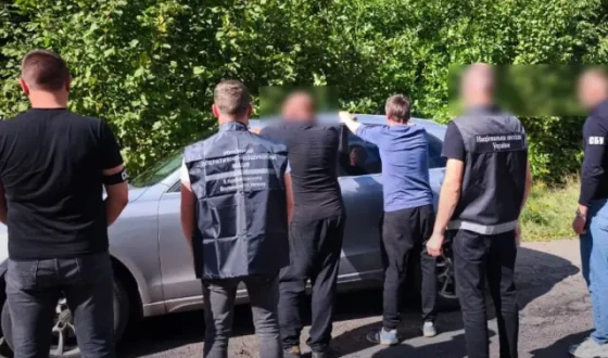 Прикордонники затримали організатора незаконного переправлення за $20 000 з кожного на криптогаманець