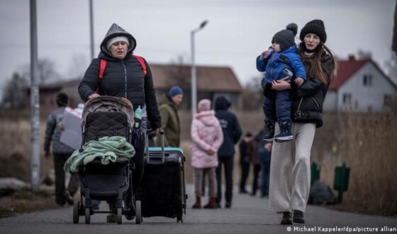 Українські біженці – не трудові мігранти. Як їм знайти роботу за кордоном?