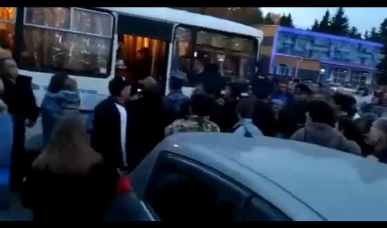 Заворушення в Омську під час завантаження мобілізованих, відео