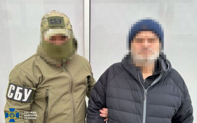 СБУ викрила подружжя, яке на замовлення ворога коригувало атаки рф по Херсону та закликало до захоплення міста