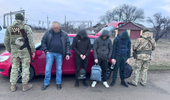 На Одещині прикордонники затримали незаконного перевізника та трьох його «клієнтів»