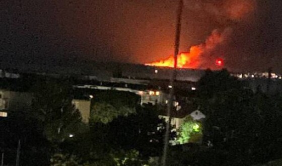 Відео: вночі горів російський військовий склад у Скадовську на Херсонщині