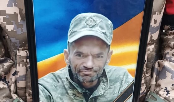 Сьогодні сумська громада попрощалася із захисником України Сергієм Борьбою