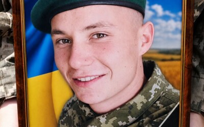 Сумська громада попрощалася із Захисниками України Русланом Сорочинськиму, Дмитром Нікітіним та Віталієм Макухою
