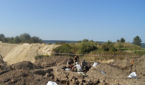 У землі на Лисоні сто літ лежали останки воїнів трьох армій