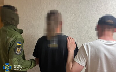 СБУ та Нацполіція затримали чоловіка, який влаштував вибух у поштовому терміналі в Києві 5 червня