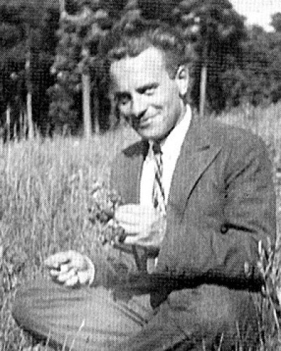 Михайло Михалевич – член ОУН, графік, іконописець, ілюстратор, сценограф, громадсько-культурний діяч діаспори (120 років тому)