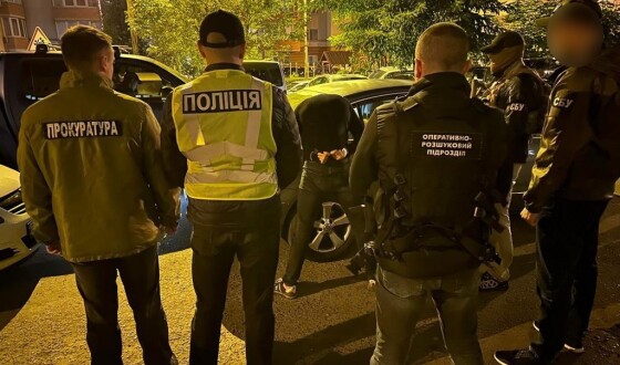 У Чернівцях прикордонники вкотре затримали організаторів незаконного переправлення осіб через державний кордон