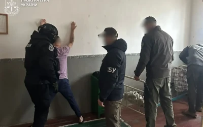 П’ятеро осіб забезпечували виправну колонію наркотичними речовинами