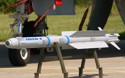 До кінця травня Україна отримає 100 ракет для ППО від Британії
