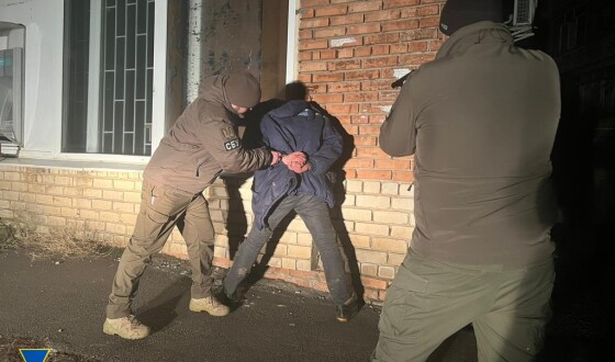 СБУ затримала російського агента, який навів ракетний удар по школі та лікарні у Лимані