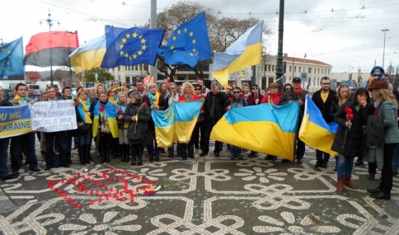 В суботу в Лісабоні, за ініціативою португальського журналіста відбувся мітинг на підтримку українського руху проти кривавого режиму Януковича