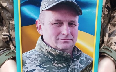 Сьогодні Сумська громада попрощалася з мужнім Захисником України Олексієм Шаховим