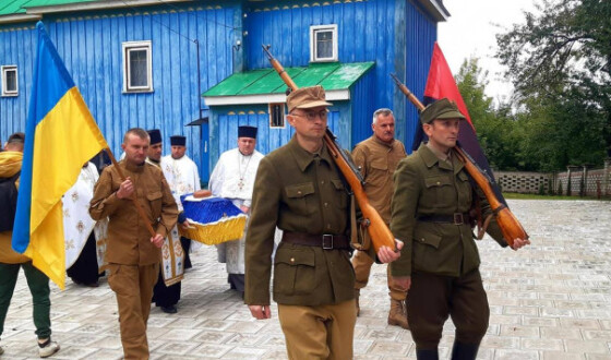 Трьох вояків УПА перепоховали з військовими почестями на Тернопільщині