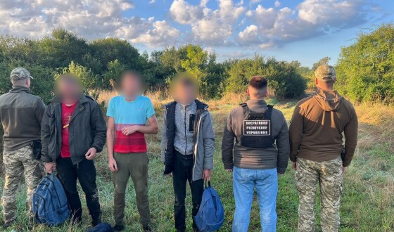 27 чоловіків, які намагались порушити кордон, затримали прикордонники на Закарпатті